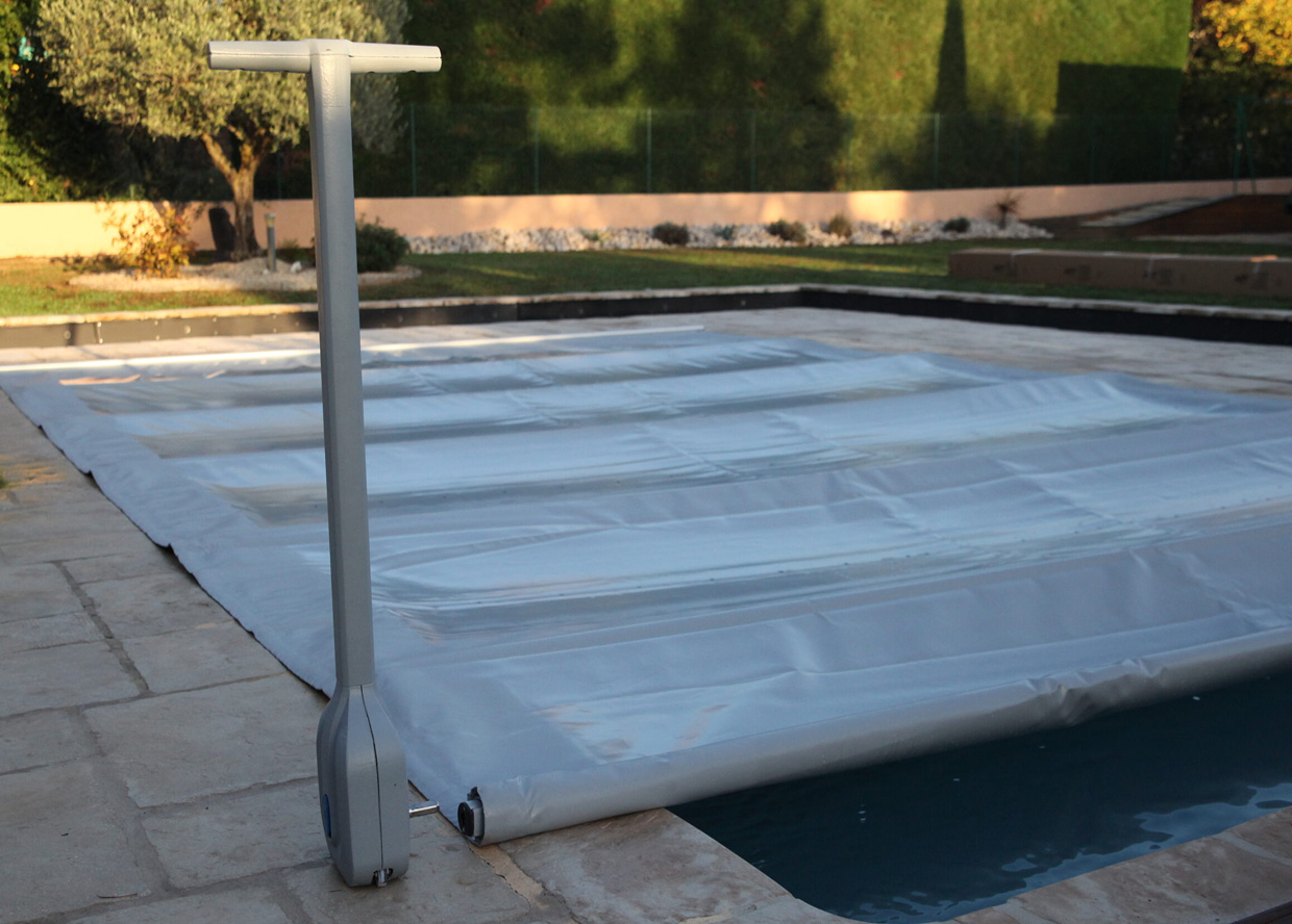 Sécurisez votre piscine et protégez-là été comme hiver