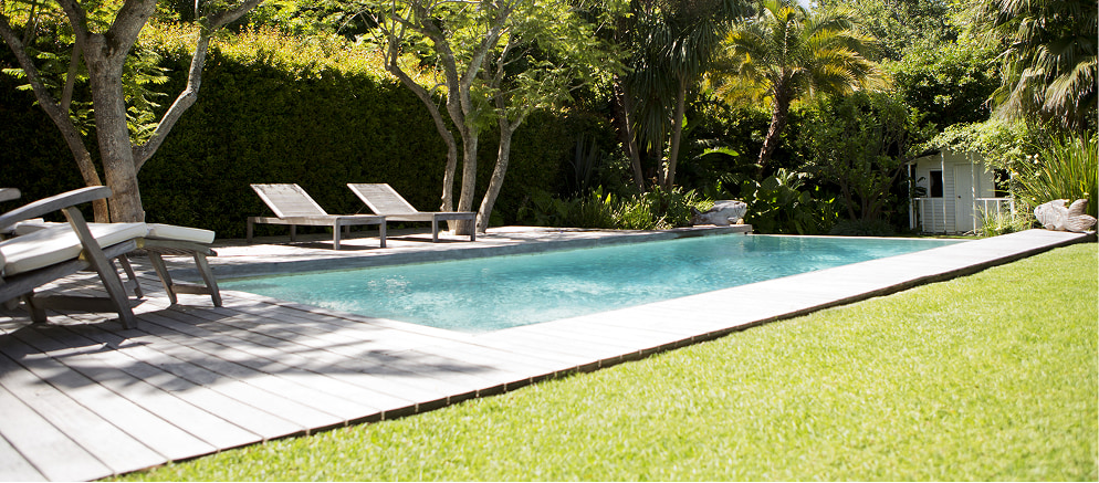 Piscine à débordement